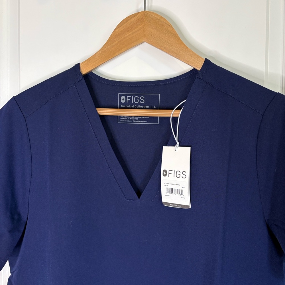 FIGS Casma Three-Pocket Scrub Top in Navy Blue Size Large NWT - Picture 5 of 11
